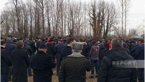 Двух погибших при крушении самолета в Актау пассажиров похоронили в Азербайджане