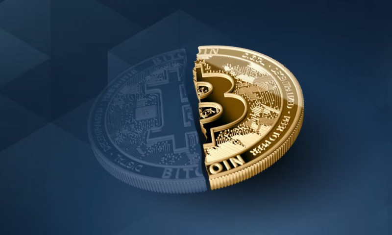 Биткойн на полпути к халвингу с новым рекордом хешрейта