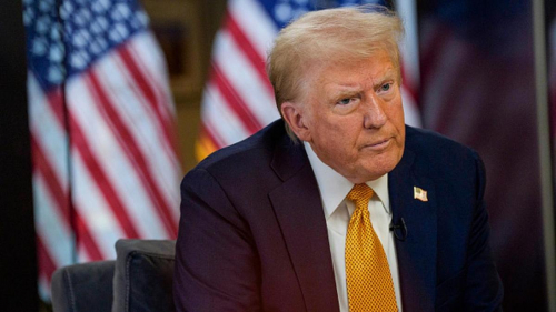 "Мы должны положить конец этой войне". Трамп рассказал о подготовке встречи с Путиным